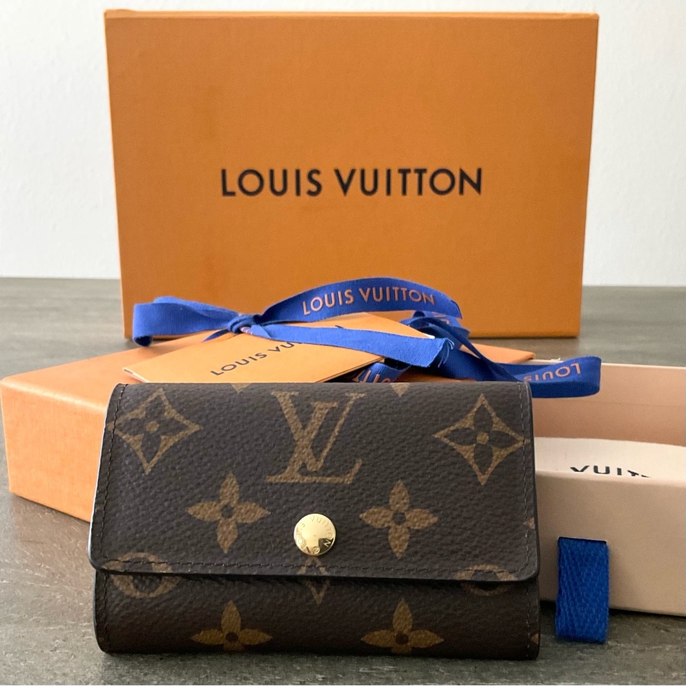 Louis Vuitton Key Holder w/ Gift Box & Dust Bag - Picture 7 of 12